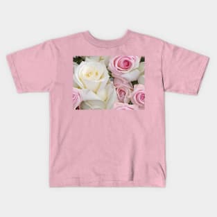 A lovely pattern of pink and white roses Kids T-Shirt